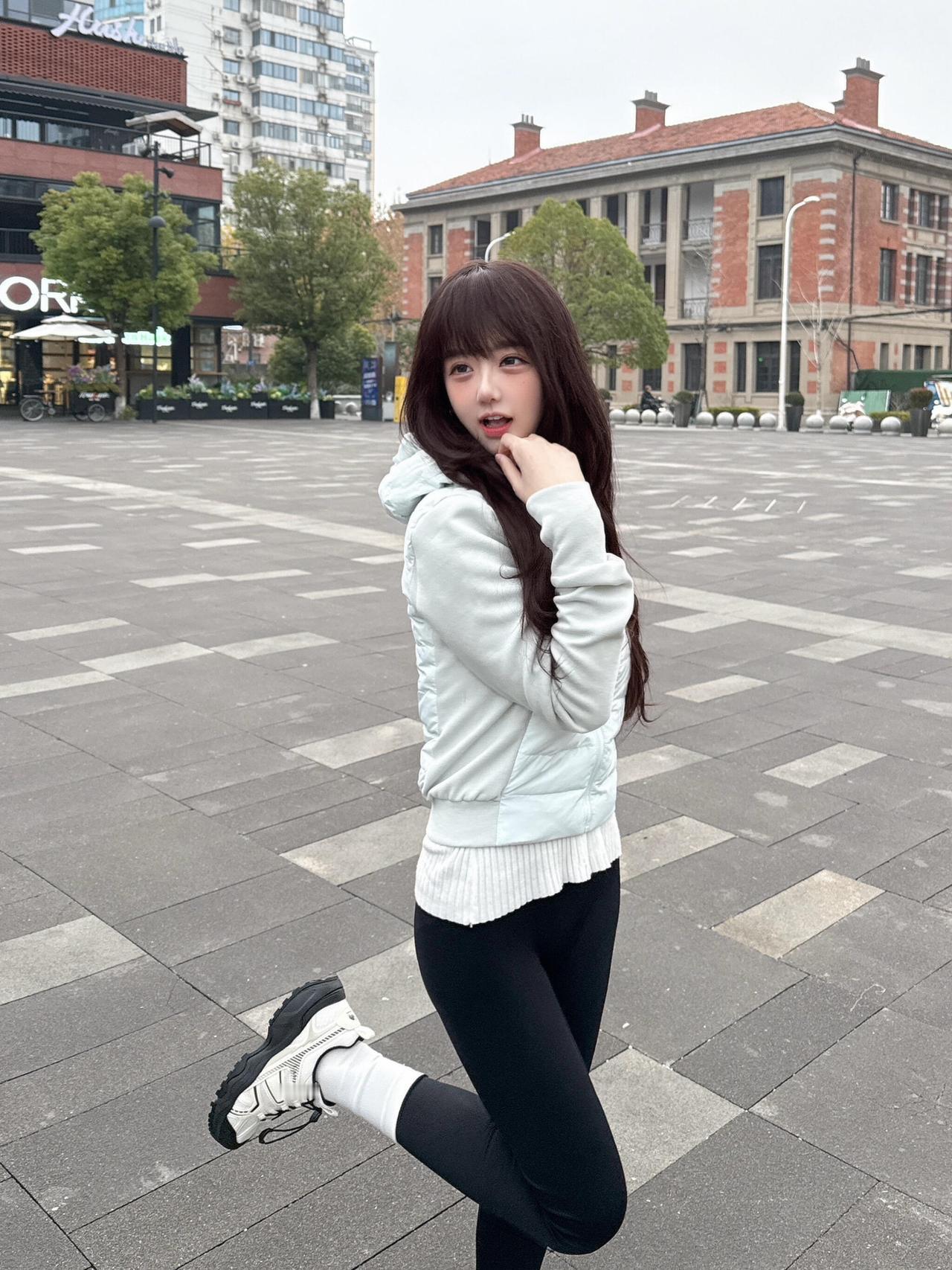 带定位晒今日生活(●'◡'●)嫩嫩嘟我的今日状态：😁轻松愉快我这里的天气：