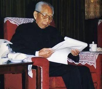 1955年授衔，毛主席为何将这三个人从大将名单中划掉？1955年，新中国第一次