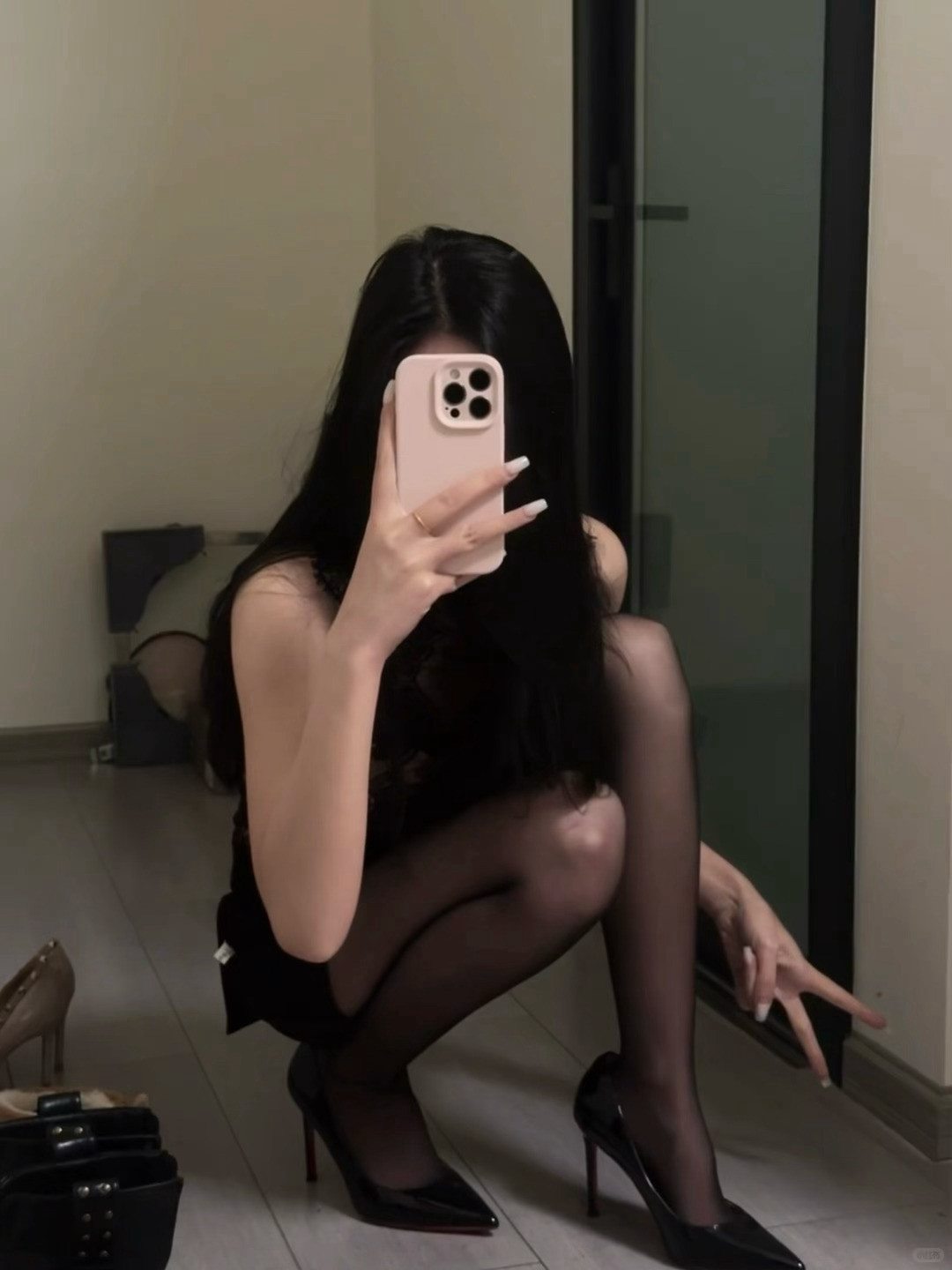 你负责赚钱插花，我负责貌美如花​​​[666]​​​