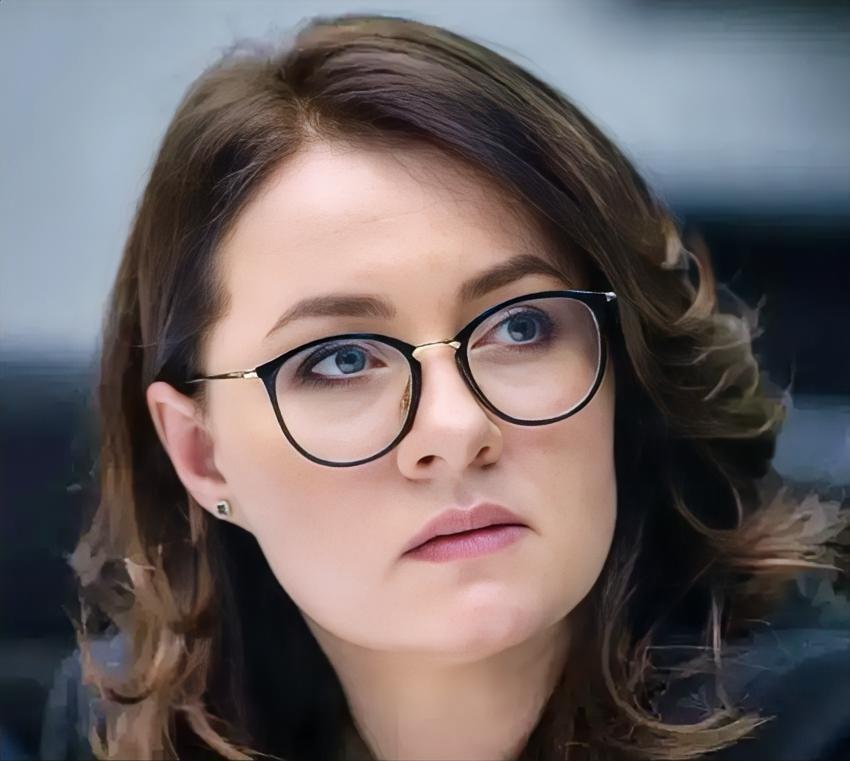 乌克兰还是先把自家账算明白吧——经济部长尤利娅·斯维里坚科最近透了话，说巴以冲突