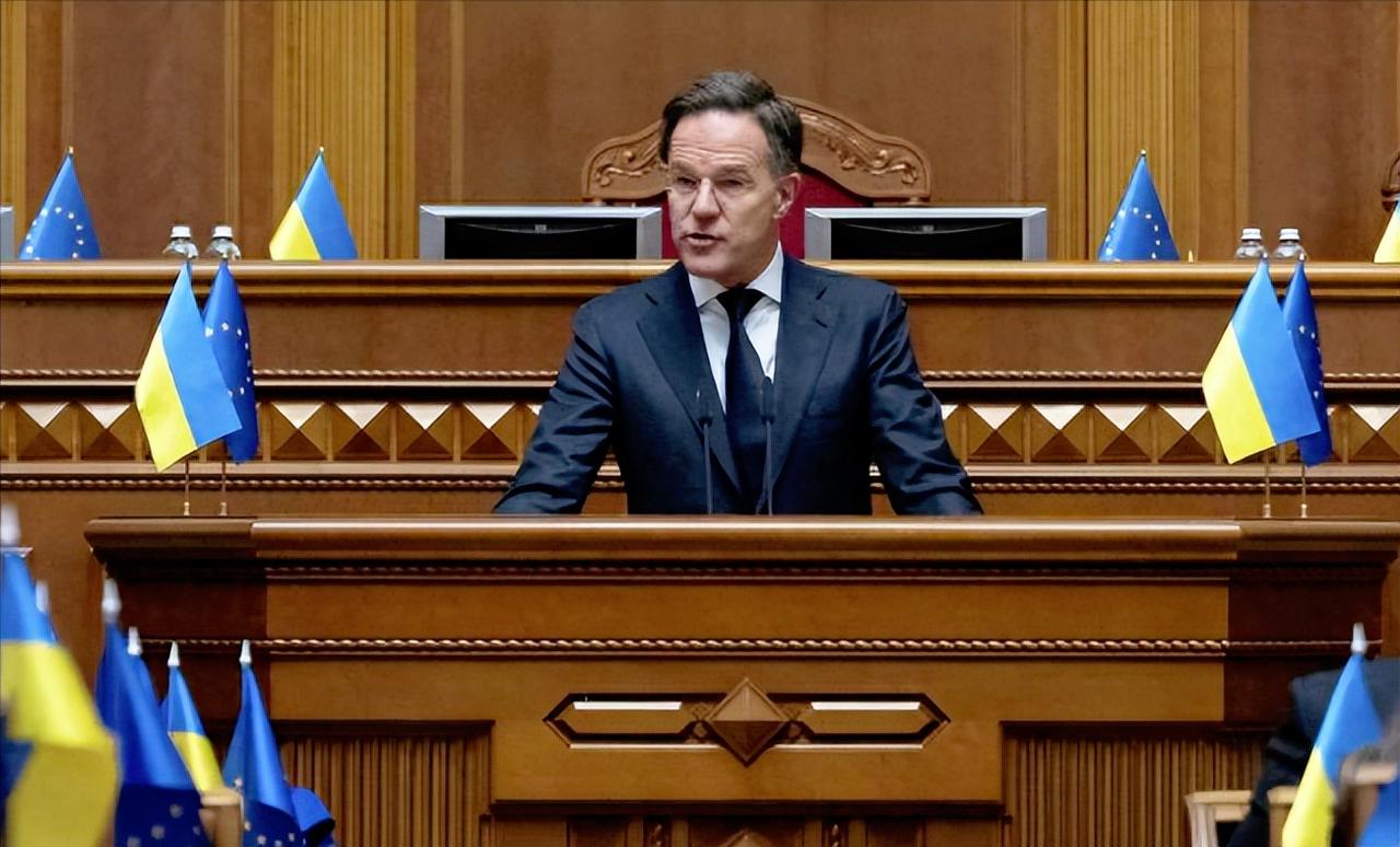 实在是太尴尬了，北约一把手吕特兴冲冲跑到基辅刷存在感，本想靠一场“关乎俄乌战局”