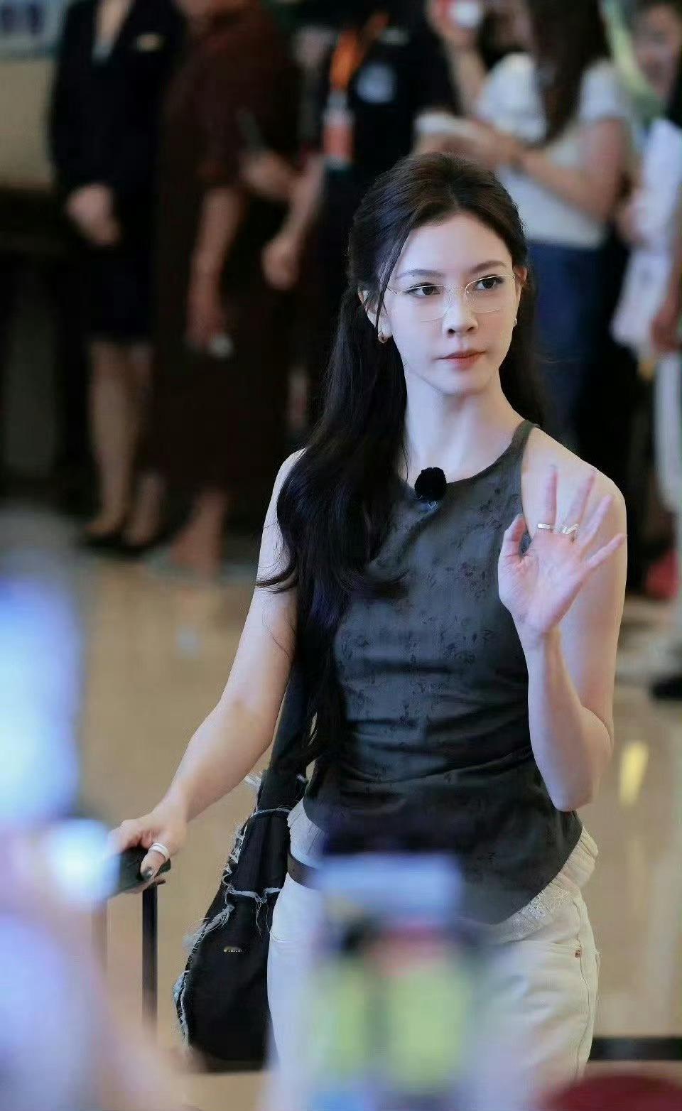想知道浪姐到了山西也会午睡吗哈哈哈哈这下都知道山西午睡的文化了[ye