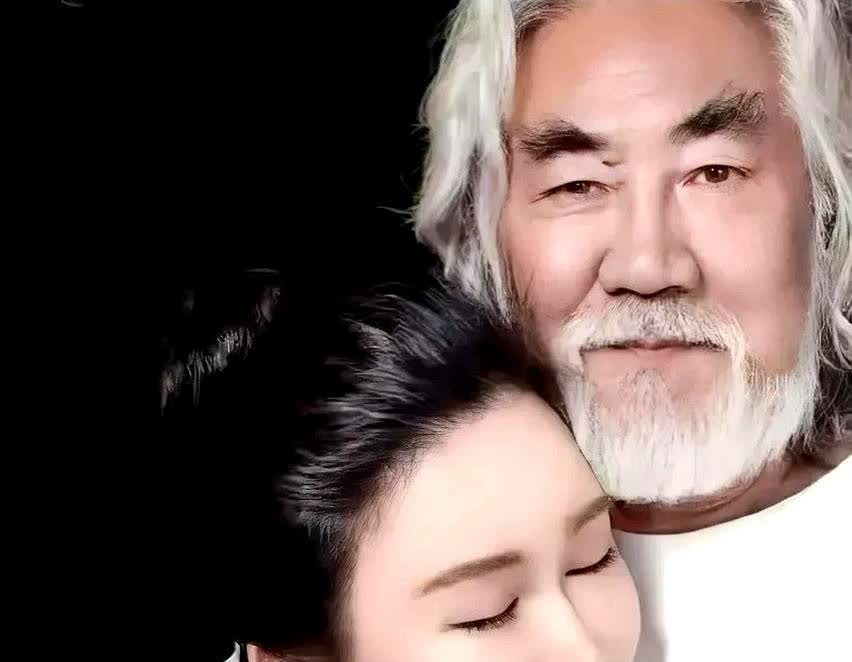 71岁张纪中说，他后悔了。老婆才40多岁，他现在使尽浑身解数，也不能满足