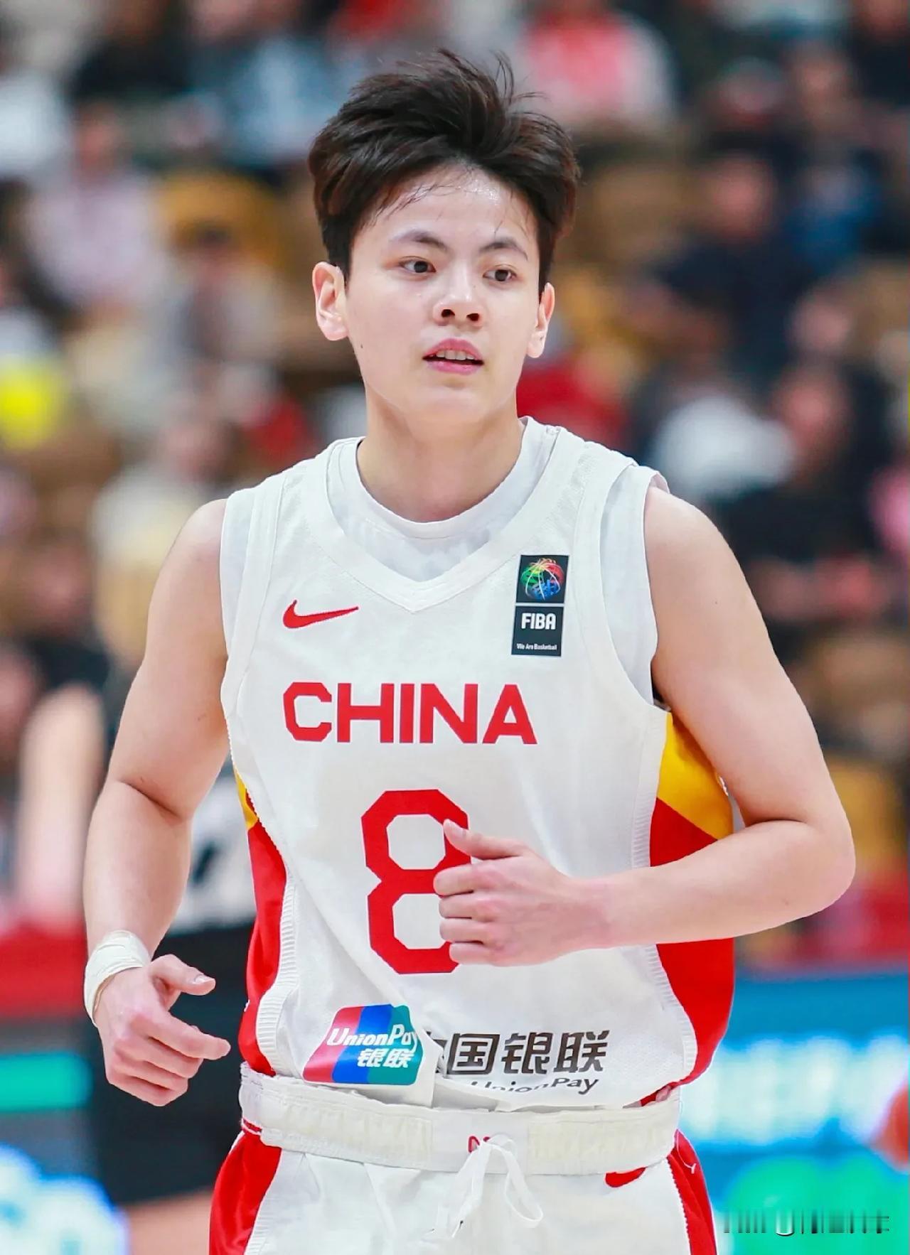 中国女篮三场热身赛全胜，离开了李梦，女篮仍然有三大得分点！第一点：中锋张子宇