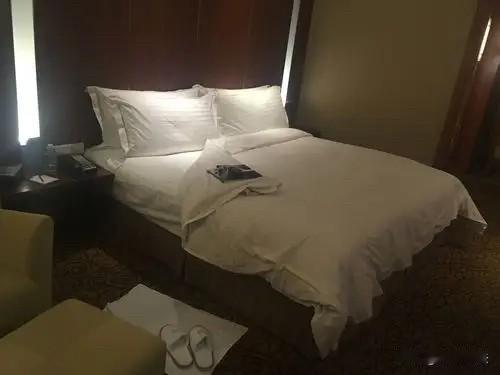 陕西，男子与一名女子网恋，与女子见面后，虽然女子家人说女子智力残疾，女子也说自己