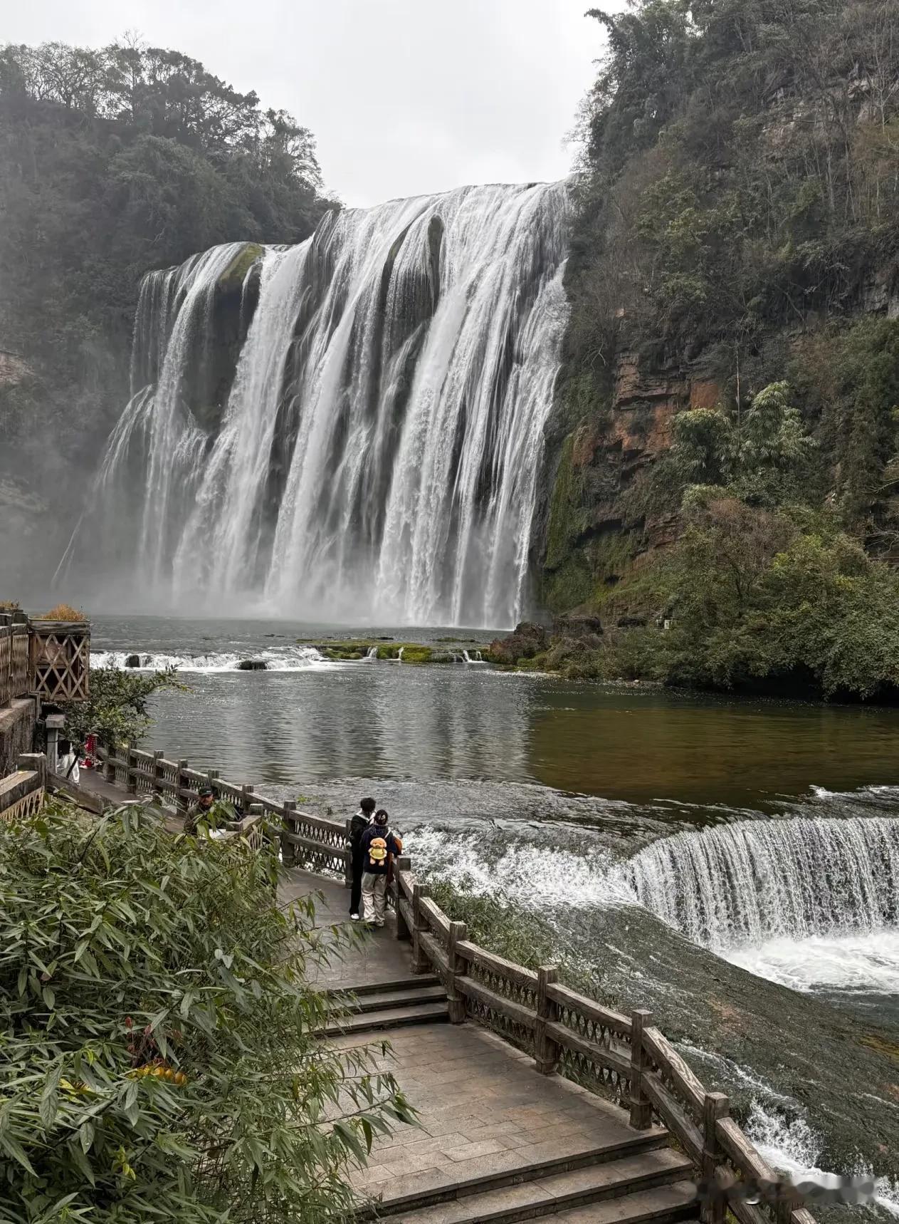 前段时间刚从贵州旅游回来，本想着能饱览美景，结果却大失所望，尤其是黄果树瀑布，真