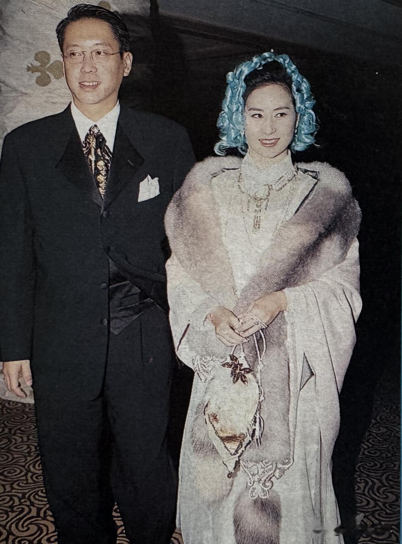 1996年香港豪门晚宴珍贵旧照📸同场出现两组知名豪门伴侣：许晋亨与何超琼、阮