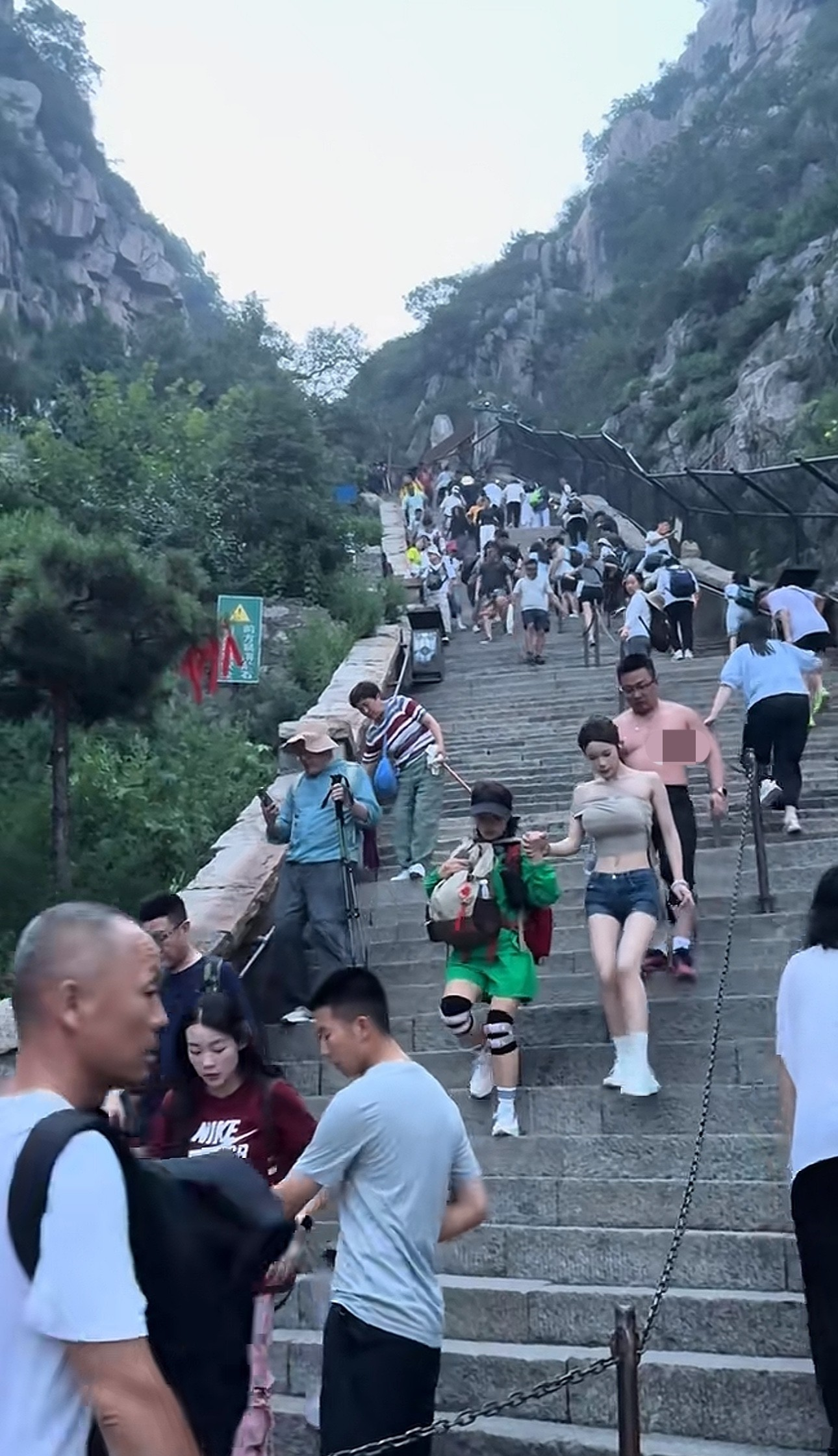 谁知道这是哪里的大山？