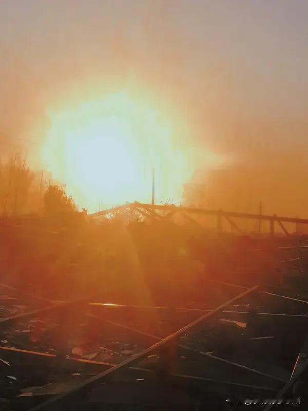 包头板材厂爆炸惊魂！伤亡数字揪人心，救援情况咋样了？18日下午，包