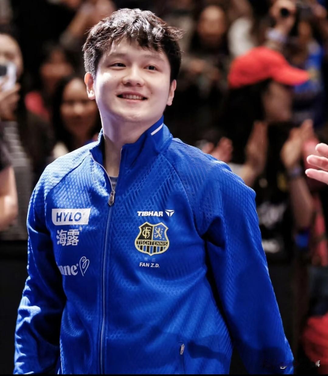 樊振东大年初二回国，浦东机场居然没人接机，不是没人喜欢，是大家都自觉不去打