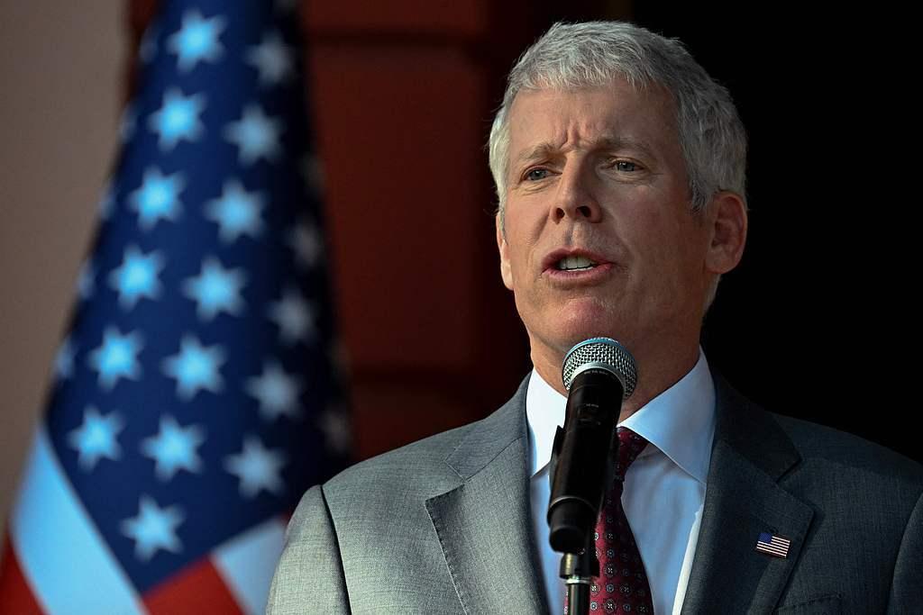 特朗普大为紧张，据美国有线电视新闻网报道，两名熟悉情报的美国情报人员透露，伊