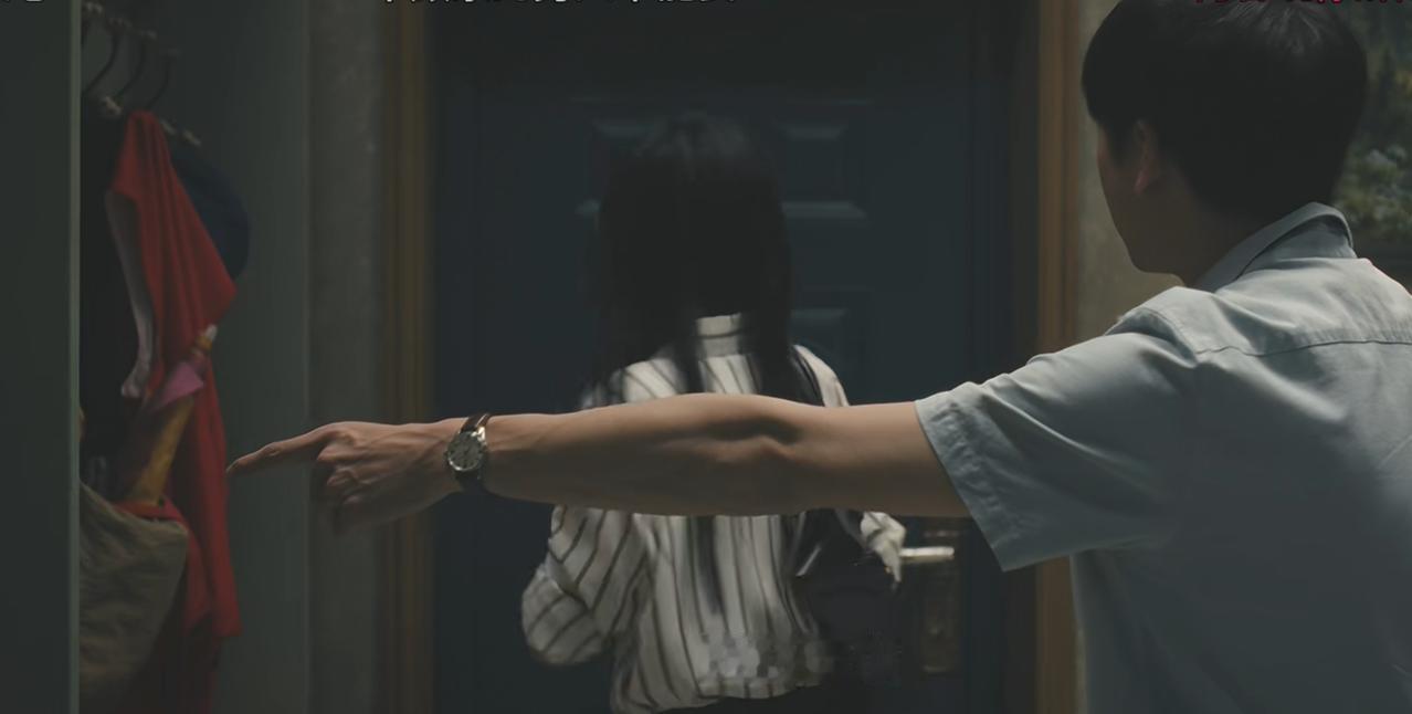 《交锋》：曹了平坐了13牢出来，何春晓和锦兰还是原来的模样，听着何春晓说人到中年
