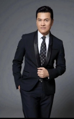吕良伟结过三次婚，一婚周海妹、二婚邝美云，因为性格不合，都已离婚收场。97年金融