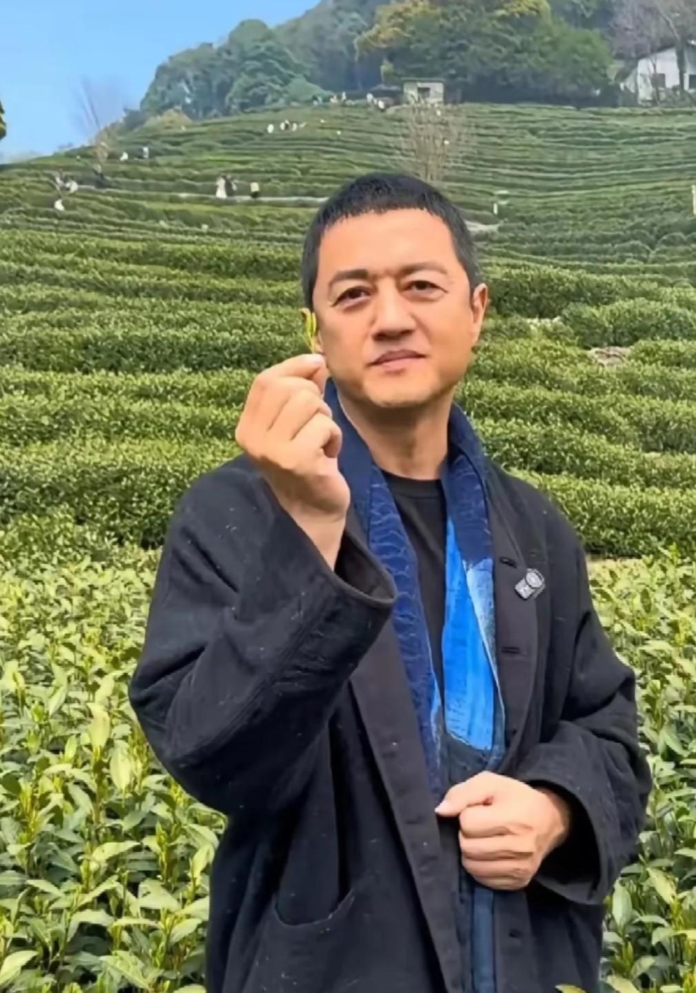 李亚鹏非要做生意也行，但是他明明可以开找优质女友高端培训班的，这是他的强项，稳赚