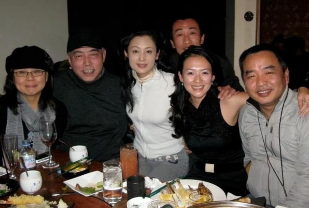 这是一张堪称经典的陈红和章子怡的合照！2008年，陈红和章子怡在合作史诗巨作