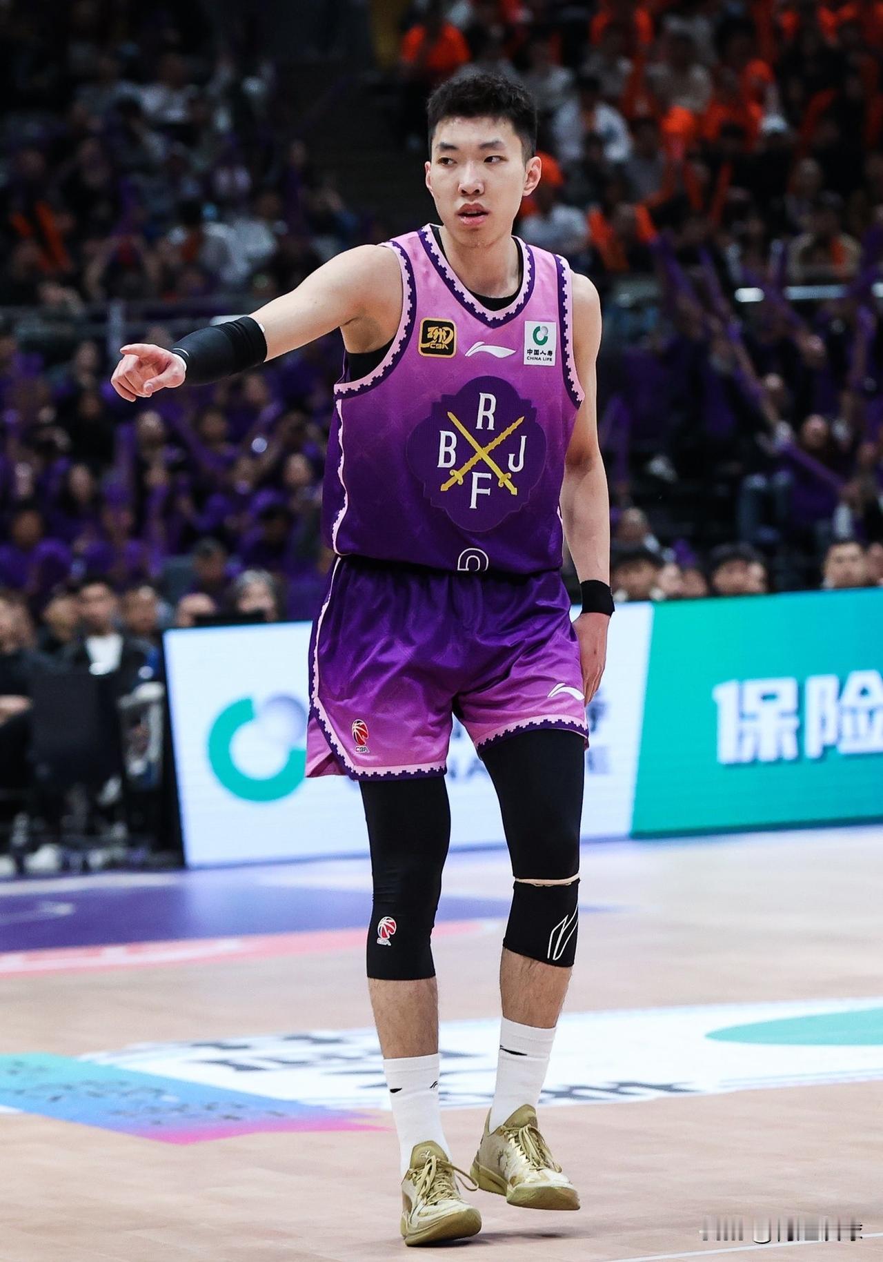 CBA第8轮常规赛，北控70：90惨败给上海，4点万万没想到———一：万万没