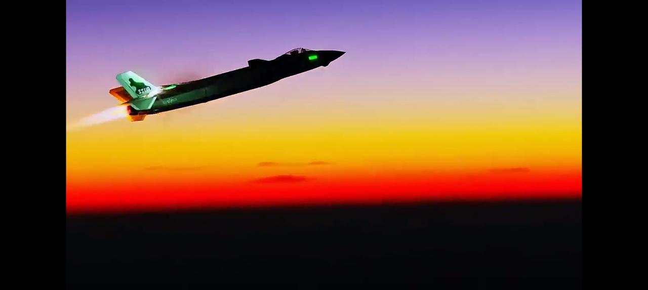 歼20夜航那场面，简直绝了！夜幕中，歼20就像神秘的暗夜幽灵，悄无声息又威力十足