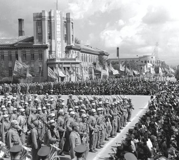 1950年11月，邢嘉盛带领三营偷袭完美军阵地，胆大包天的还想给美军师部端了。结