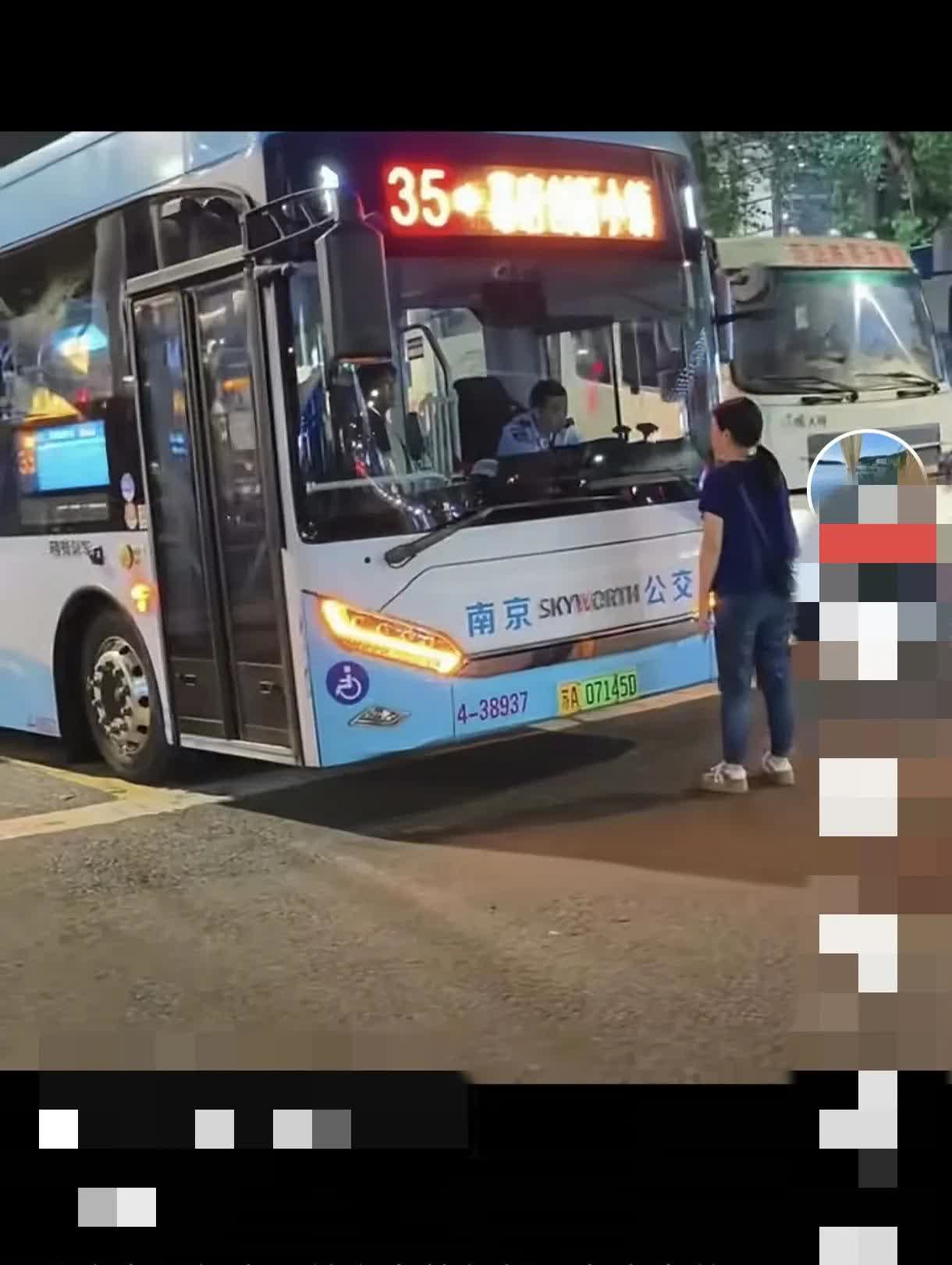 终于知道为什么这些年不守规矩的人越来越多了，那是因为不管你犯什么错，网上都会有一