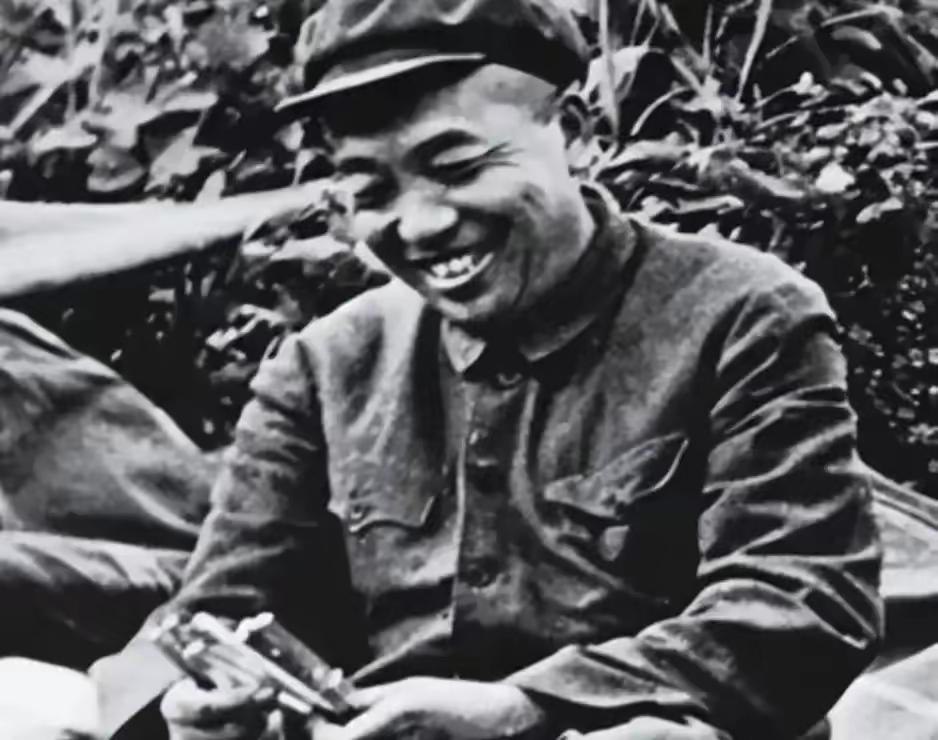 1962年，浦安修和彭德怀离婚。那天，彭德怀突然对工作人员说："要是她，压力再大
