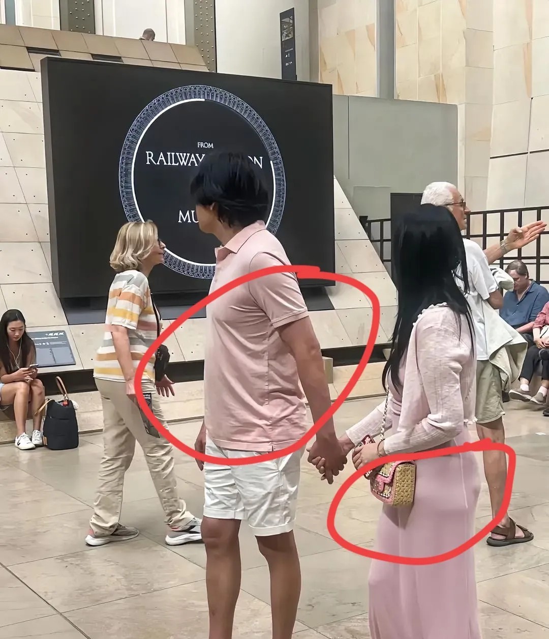 真的别在看伊能静的直播了不是因为不好看而是因为看了你就会发现，她在里面全是骗
