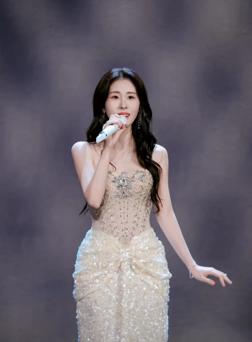 张碧晨还是输了她不但输给了华晨宇，生了一个女儿她还输给了汪苏泷，失去了年轮，