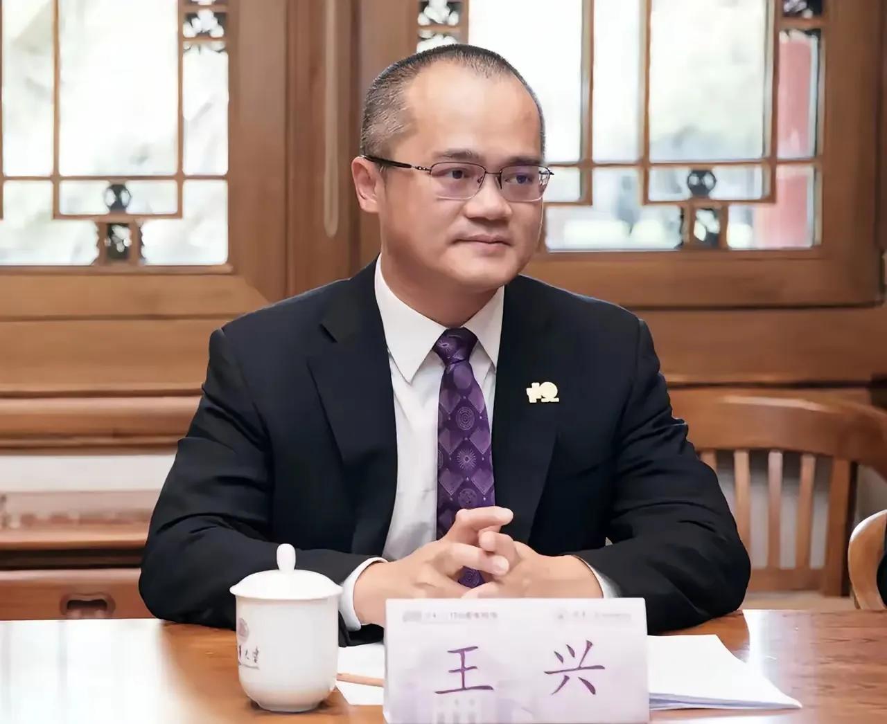 美团优选说没就没了？但评论区吵翻了！楼下张阿姨最近总念叨：“以前在美团优选