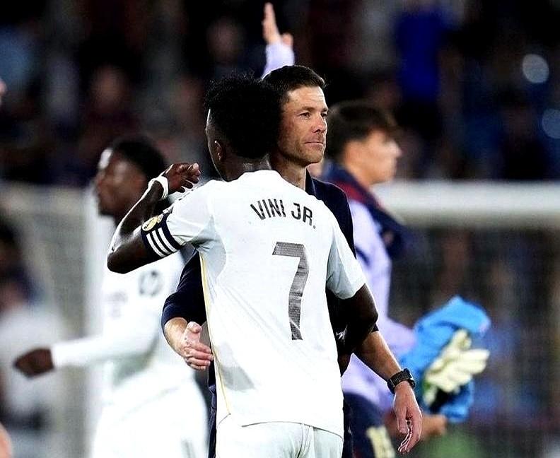 皇马更衣室炸了，然后和好了。11月26号欧冠那场4-3险胜奥林匹亚科斯，简直