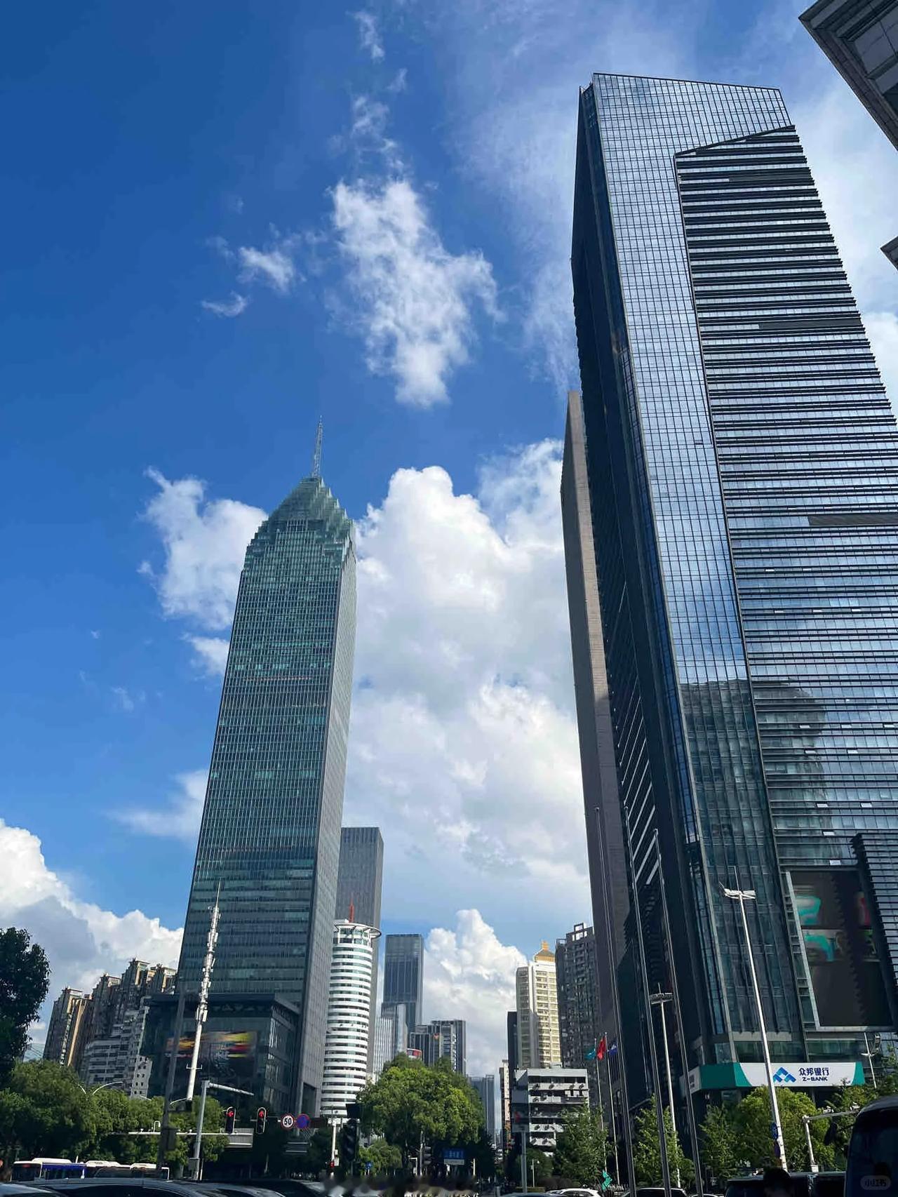 武汉的风景区跟居民生活区混合在一起，不像其它的旅游城市景区是专门用来收费的，武汉