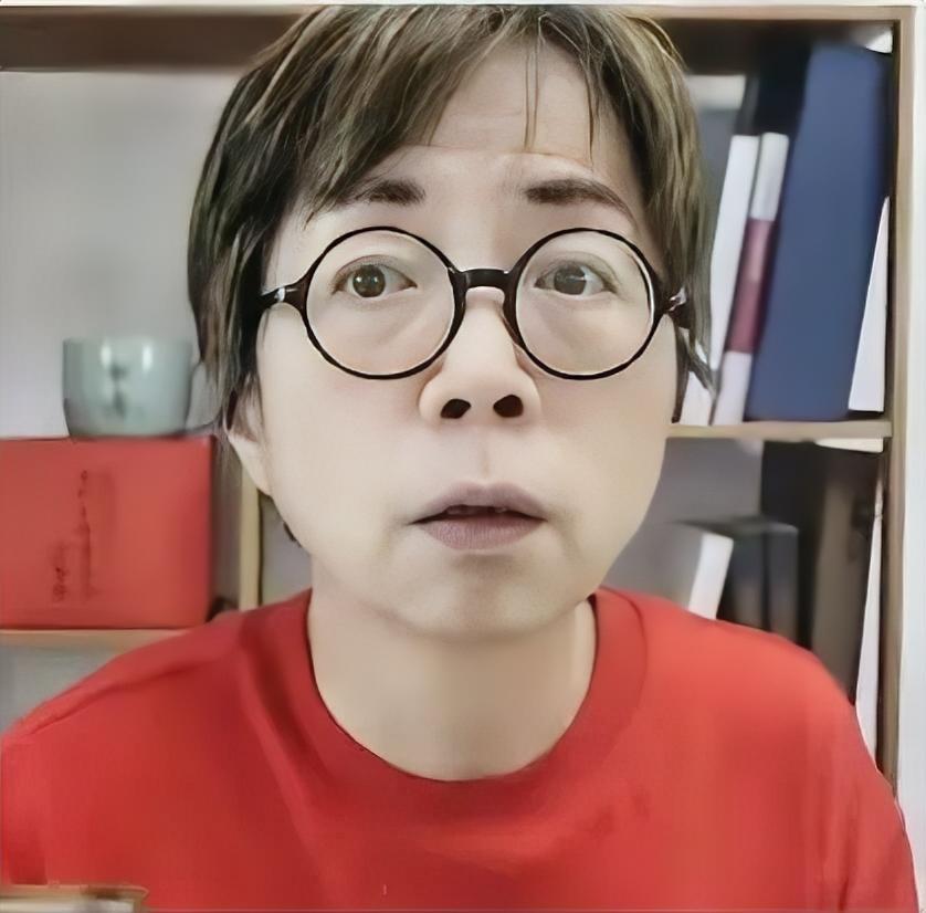 台湾媒体人黄智贤5月28日在节目中表示，“马英九周美青不住一起，很多人都知道，我