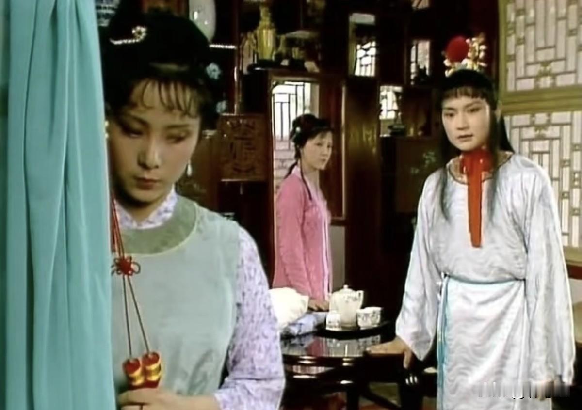 《红楼梦》里，大观园当中就宝玉的房里管理混乱，可能有个根本原因，就是他房里的晋升