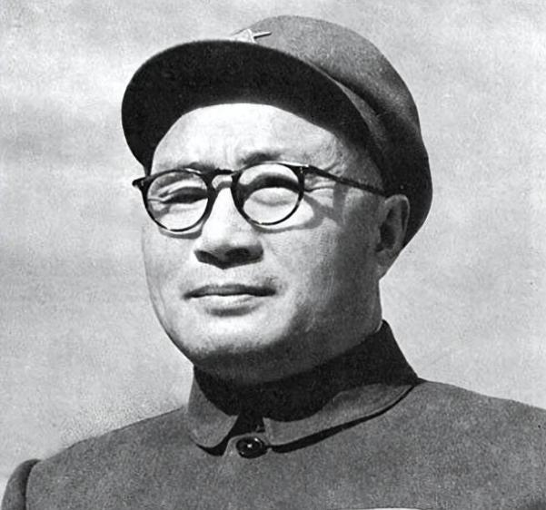 新中国成立后，毛主席想让刘伯承担任总参谋长，但是，刘伯承婉拒了，说：“总参谋长我