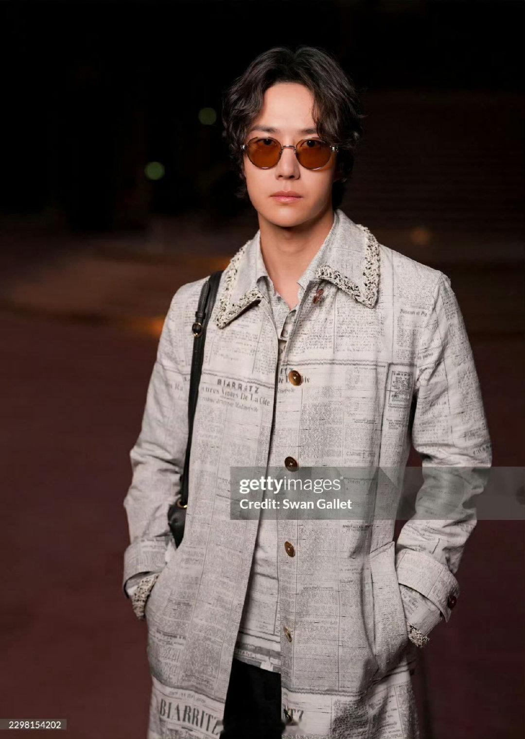 王一博亮相香奈儿大秀的G社生图来了是不是越来越像黎明了​