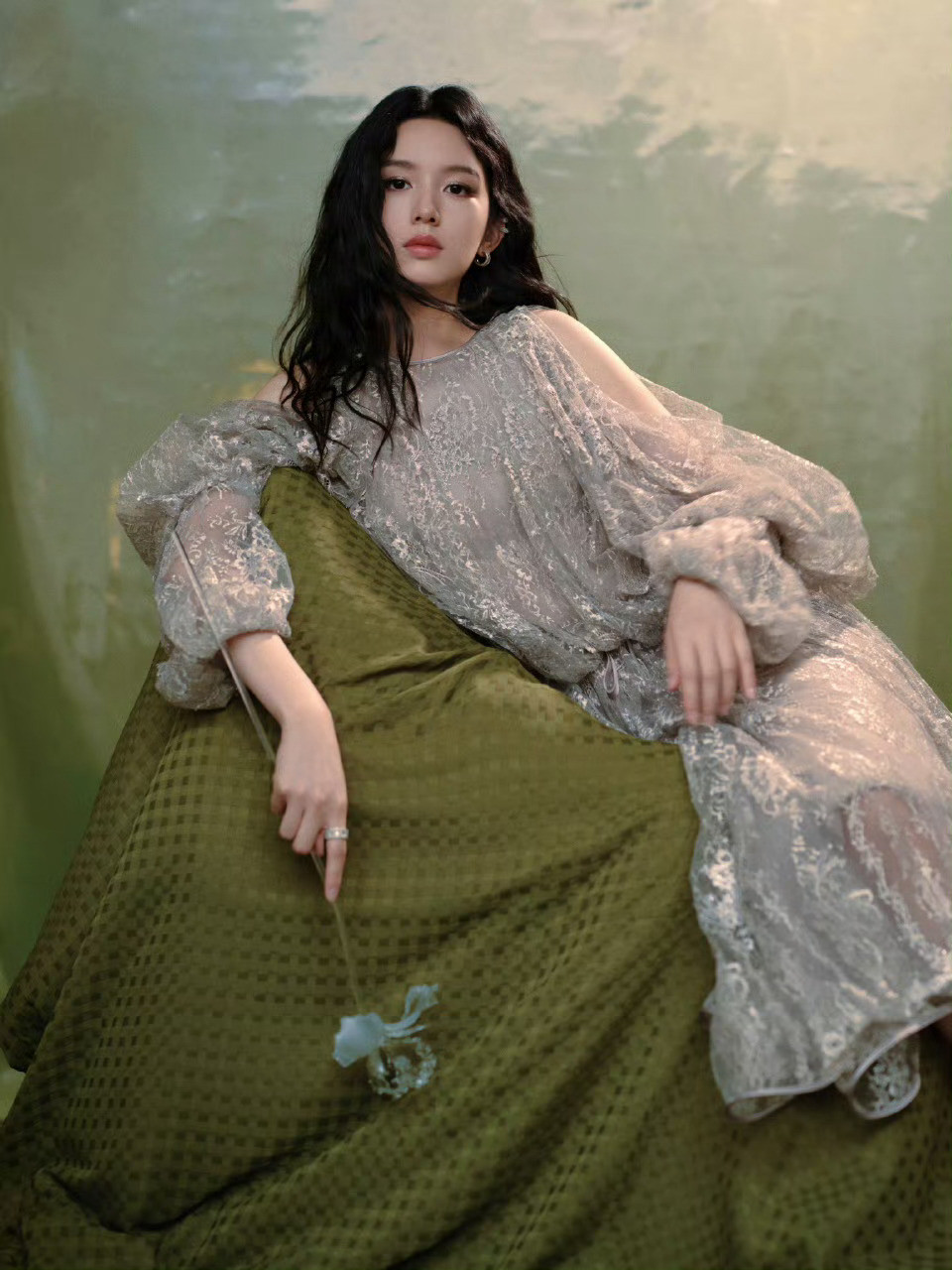 周也亮相穿普拉达的女王2首映周也周也周也