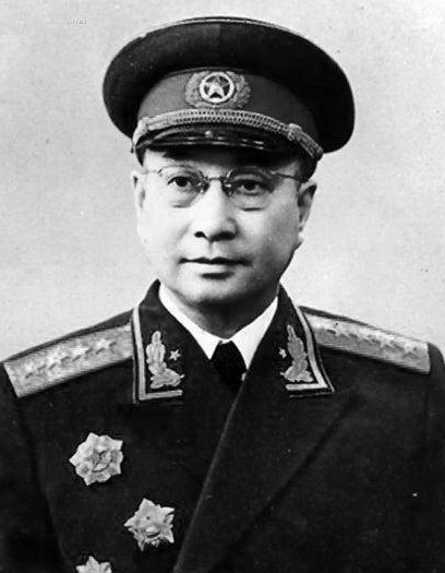 1952年，彭德怀访问苏联期间，他想看人家的原子弹，却被苏方一口回绝。正在彭总郁