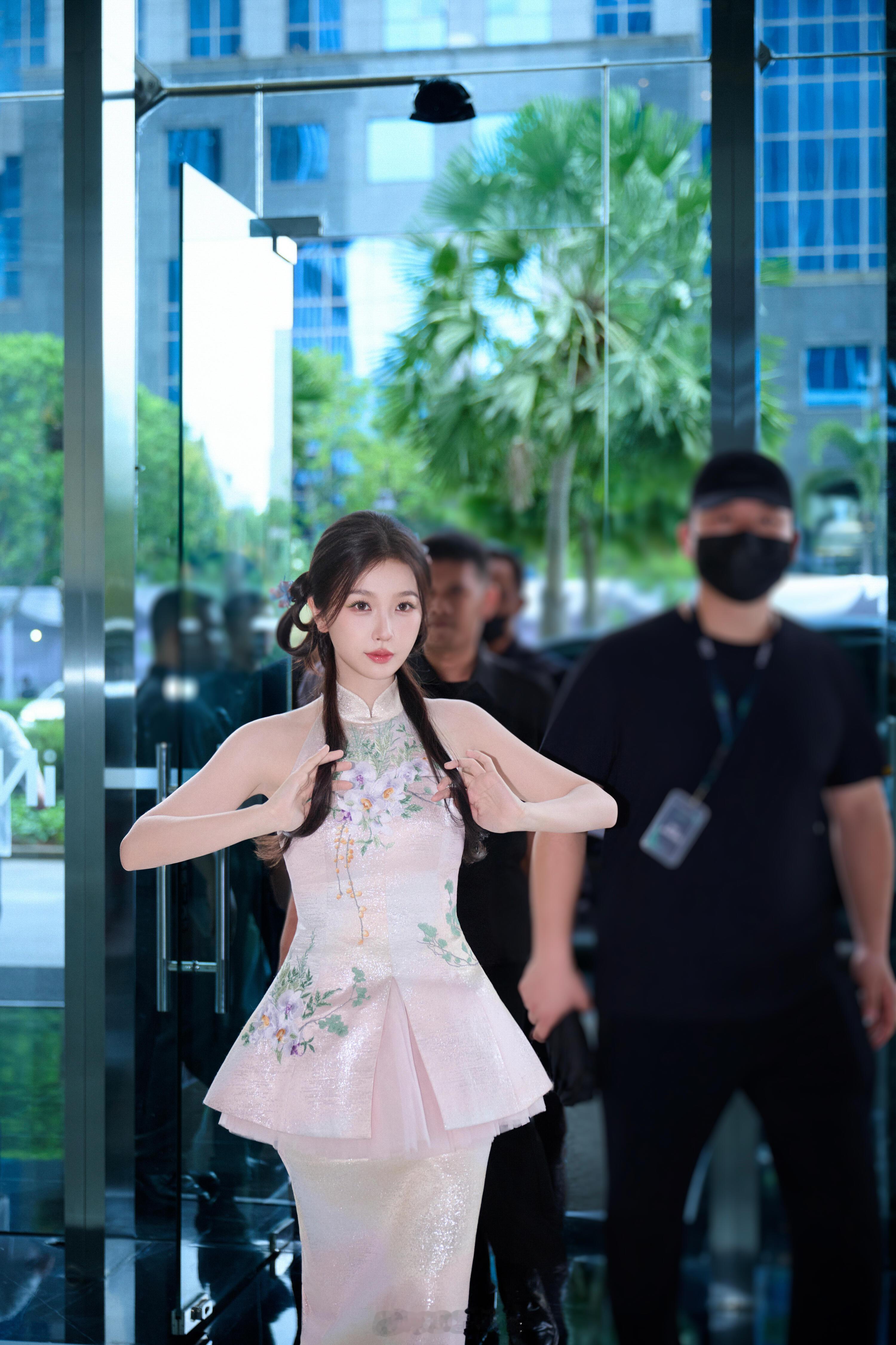 虞书欣穿旗袍好美啊