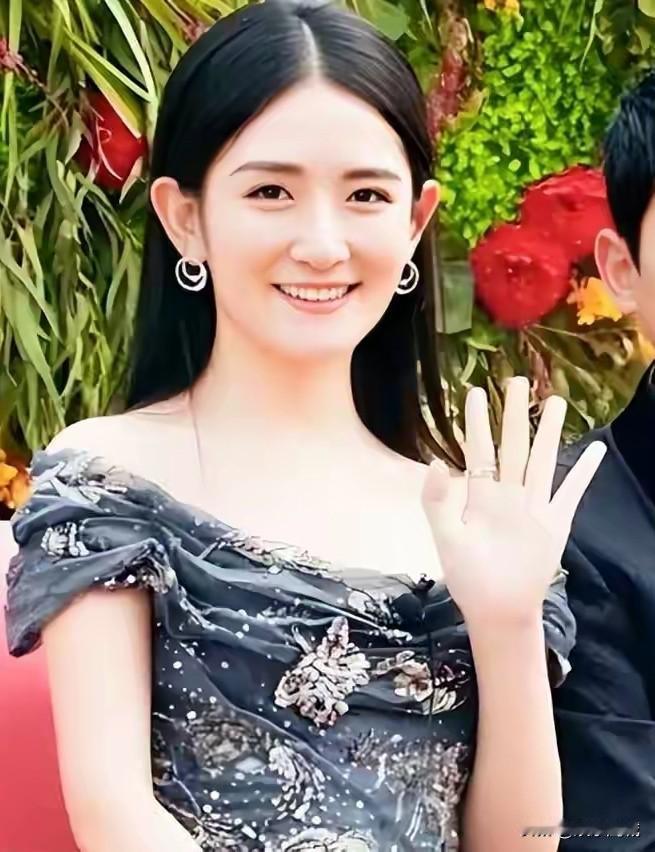 当谢娜第三次站在央视舞台,谁还记得那个在《快乐大本营》疯疯癫癫的