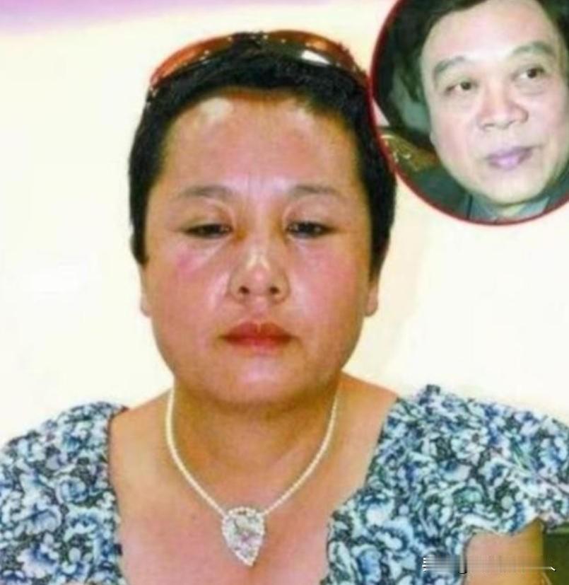 2004年，“赵忠祥数几年时间里一直和我保持着不正当关系，并且把我折磨的满身疾病