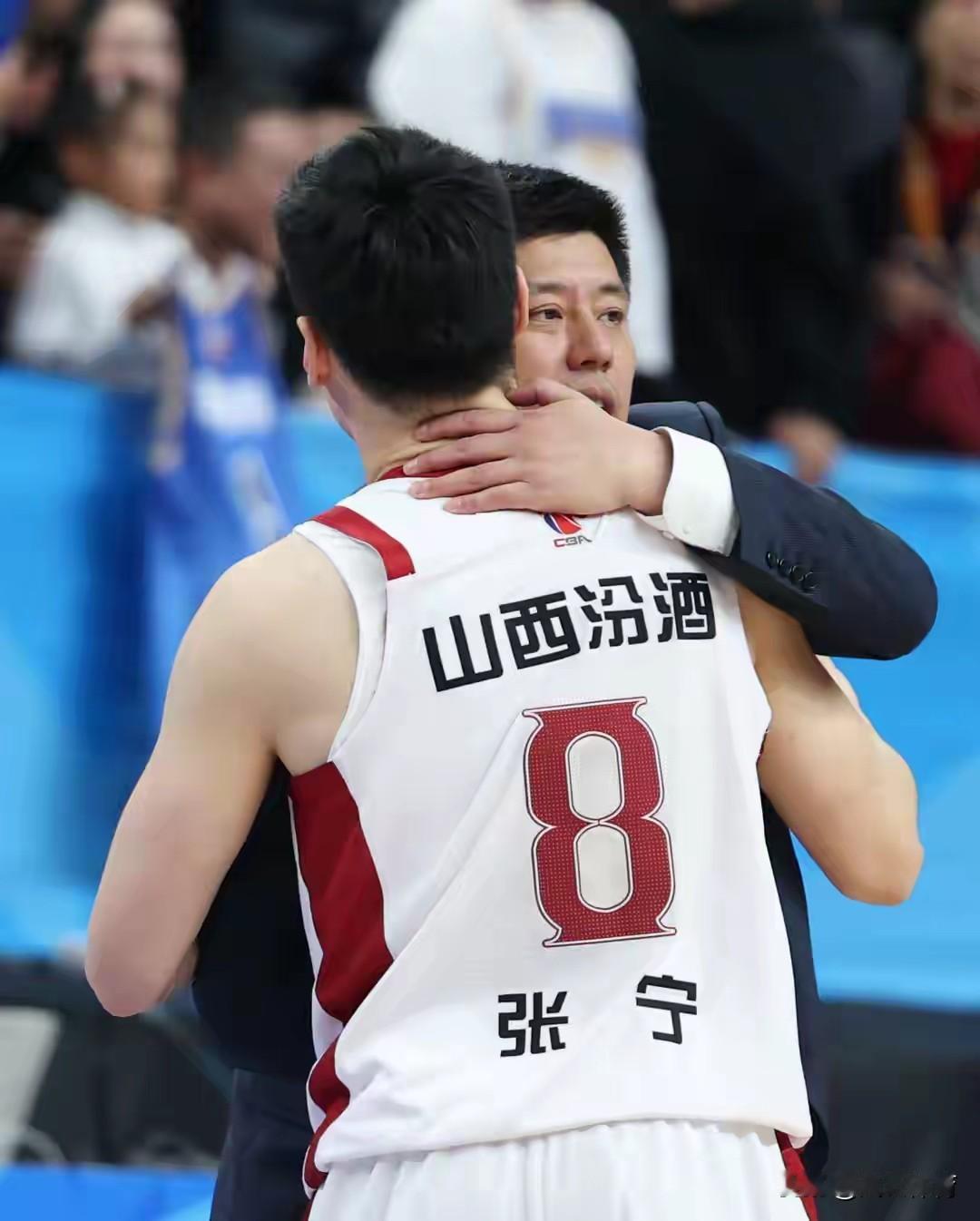 曝张宁预计将伤停三周！在刚刚结束的CBA联赛山西与辽宁的比赛最后，山西男篮主
