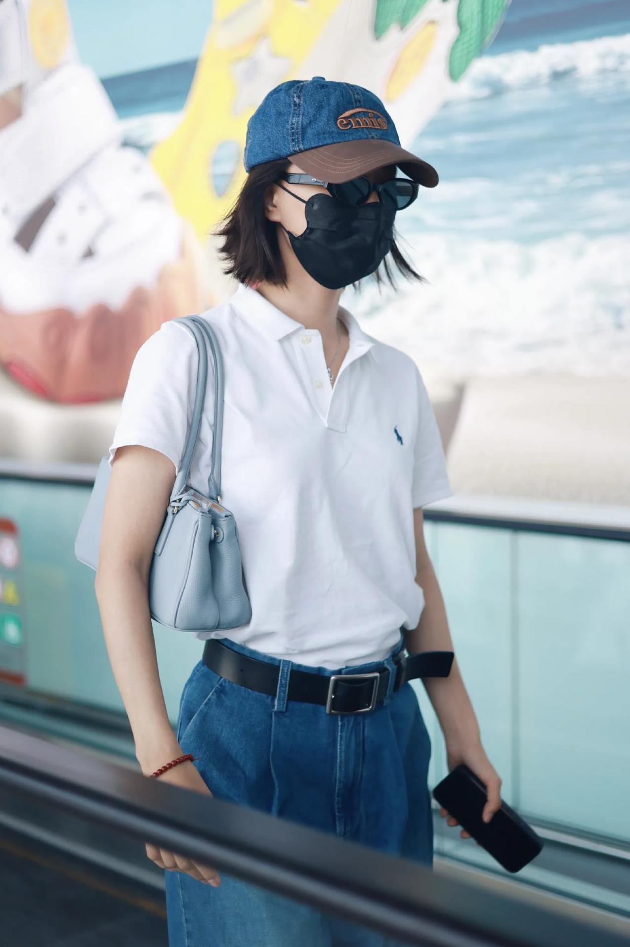 她是打败马伊琍、王珞丹、徐静蕾的京圈公主，23岁时就爆红了，一时间红遍全中国，2