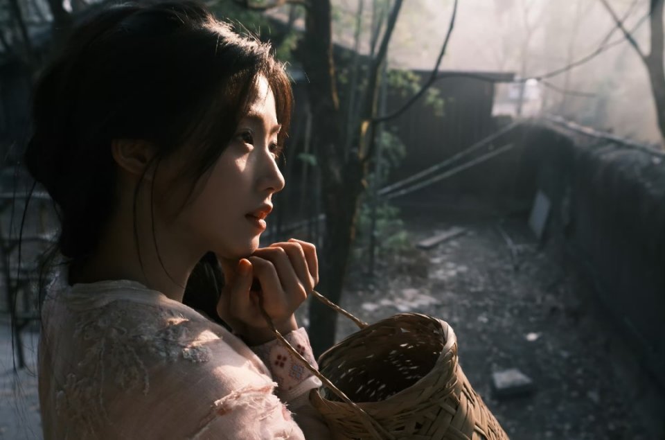 卢昱晓很爱很爱入青云的一切卢昱晓对《入青云》的爱，是浸透在角色与细节里的“沉浸式