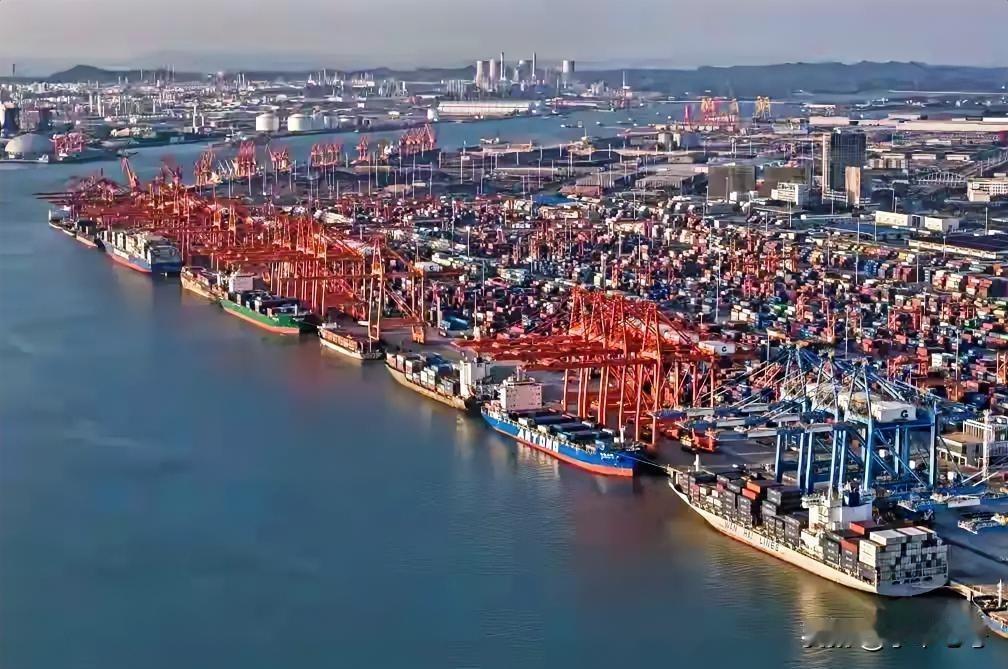 担心没货物可运？可北部湾港现在却是一片繁忙，也正在悄然发生变化！而且来自交通