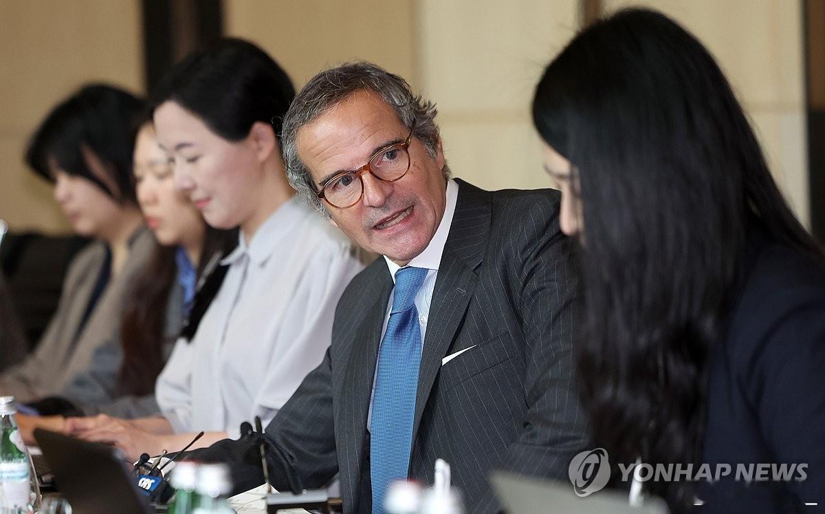国际原子能机构总干事格罗西近日到访韩国。他昨天在当地的记者会强调，韩国引进核动力