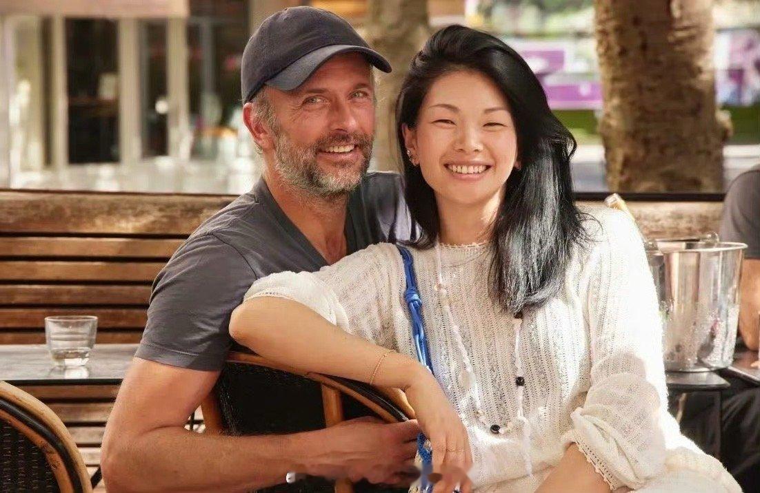 超模吕燕一家三口度假，大20岁法国老公露脸，13岁混血儿子又高又帅！​​​