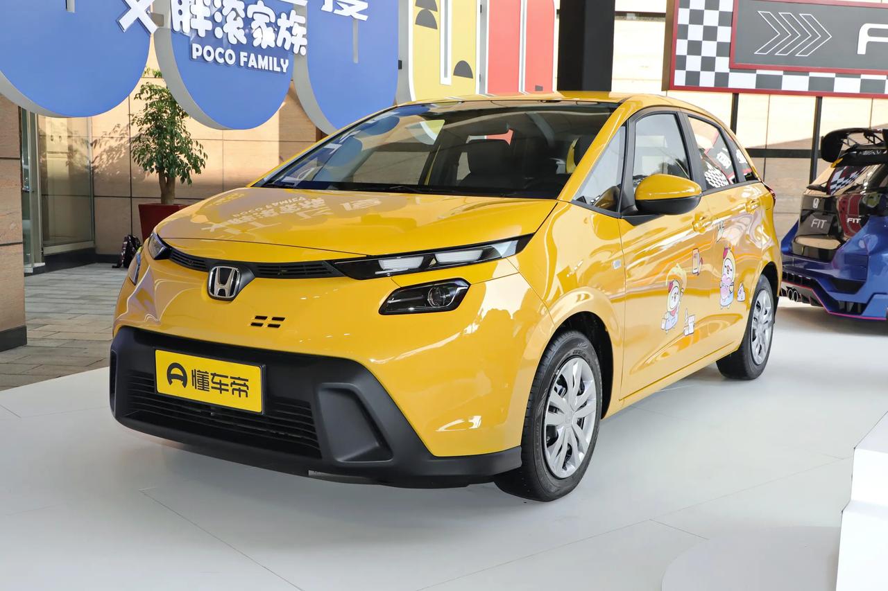 实拍新款飞度，售价6.68万，满油能跑700km而这个价位纯电车宣称续航基本是