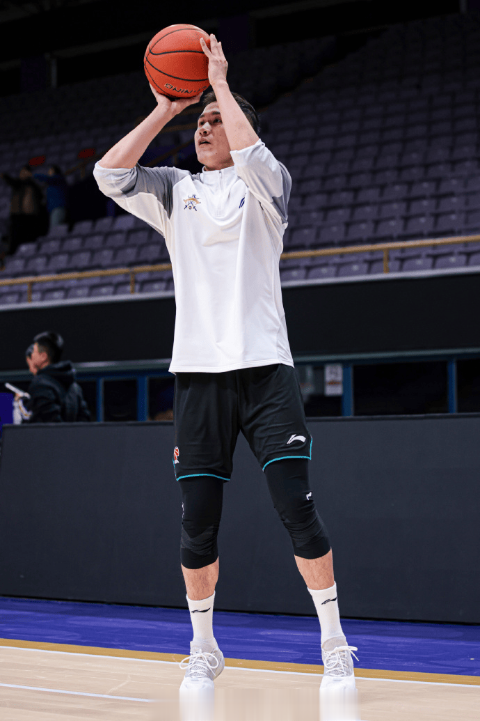 北控男篮官方更新赛前训练照: 将继续在主场迎来对手的挑战