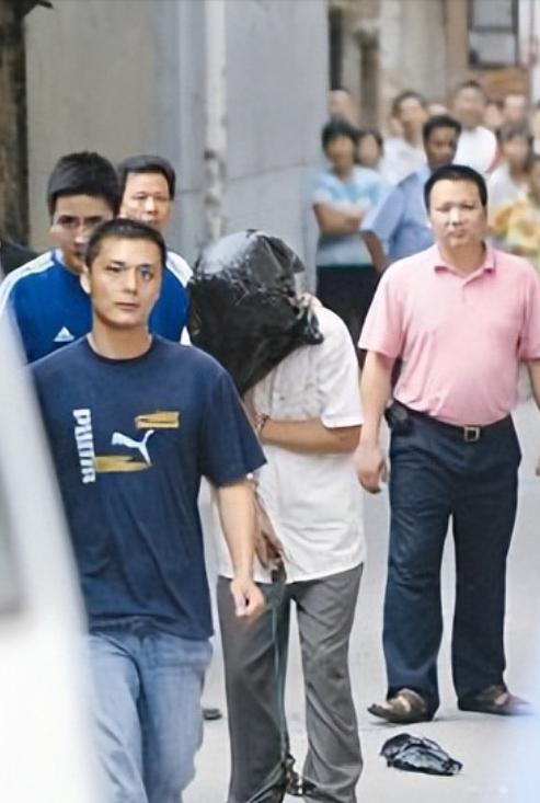 荒唐至极，令人唏嘘！2003年广东佛山顺德，一桩离谱的野外嫖娼交易，，酿成一场潜