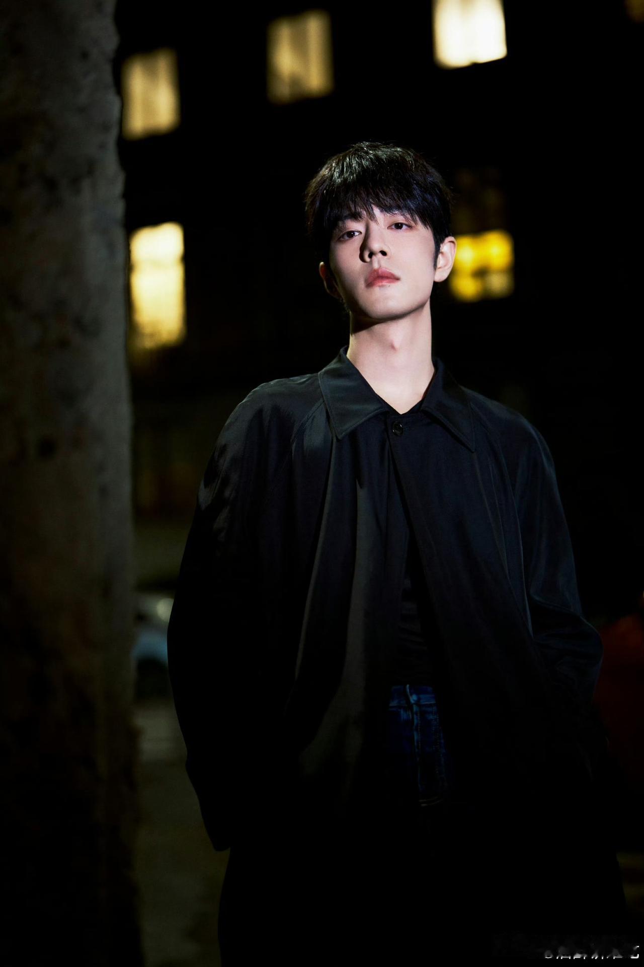 好牛的时尚表现力，是从没有见过的肖战，Gucci未来科技感造型，肖战驾驭的太棒了