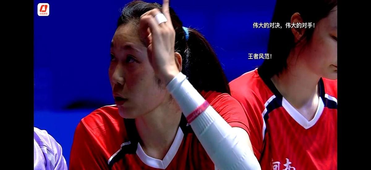 朱婷把河南拖进八强，自己却快被累散架。球迷刚松一口气，官方又丢出“她明年要回