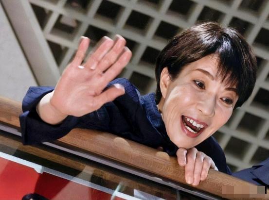 日本着急，跪求中国当地时间2月1日，日本宣布：在一次试验任务中，日本的深海探测